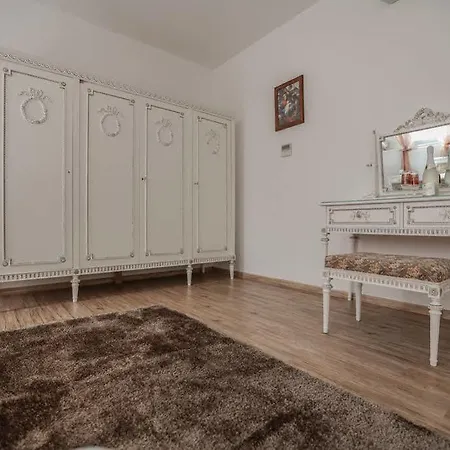 Apartman Royal *
